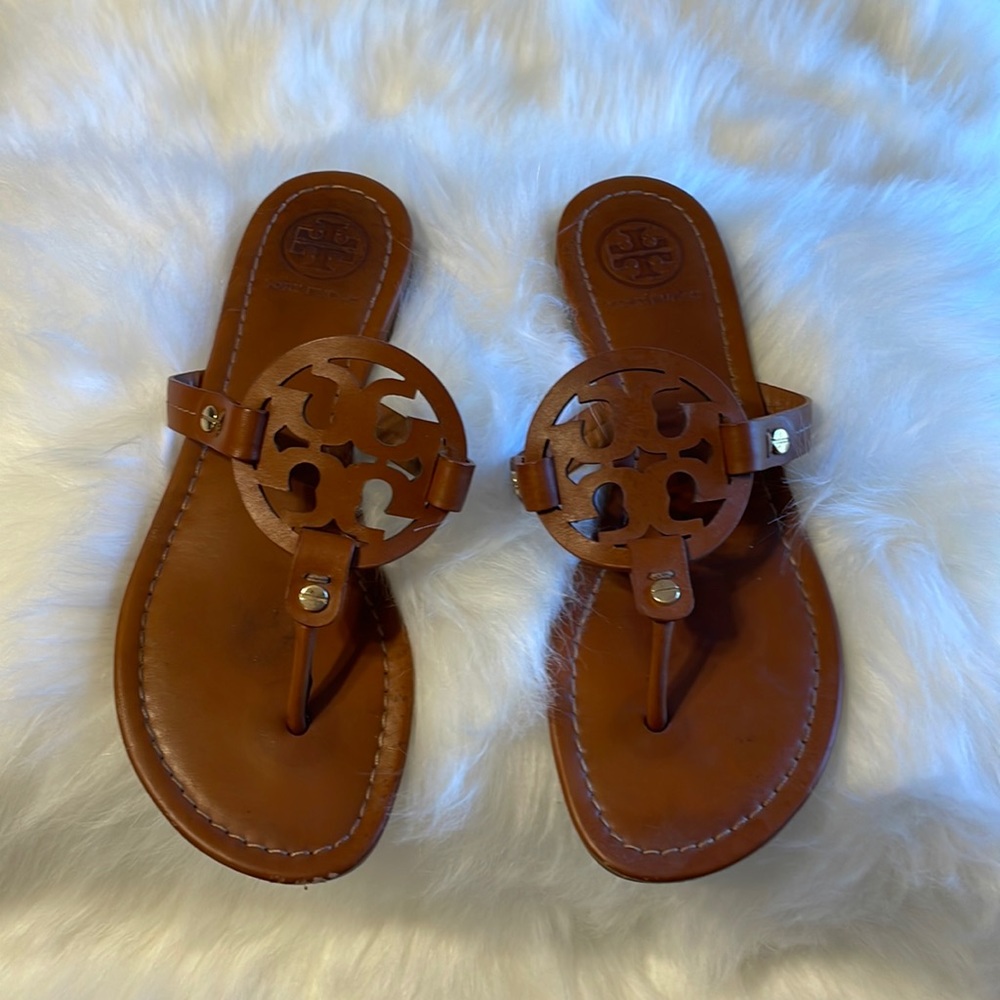 Tory burch flip flops
